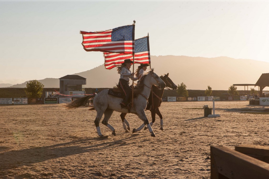 GUCCI PARTNERS WITH SONOMA HORSE PARK: Giant Steps Charity Classic Six Bar and Gala