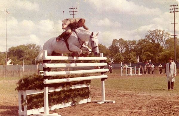 Jumping without reins. | Photo from the personal collection of Harry de Leyer