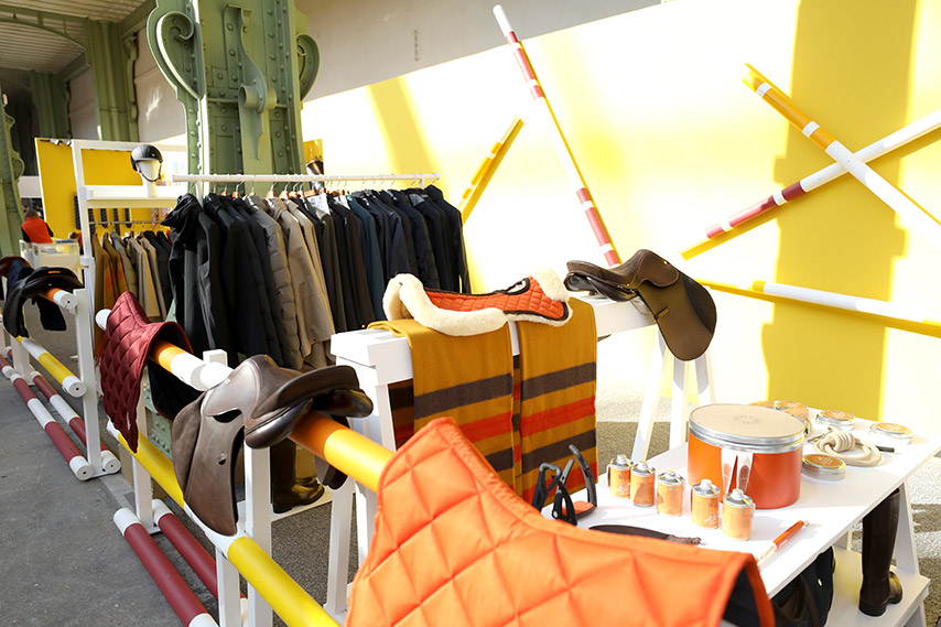 Hermès shopping at the Saut;  photo © Sarah Appel